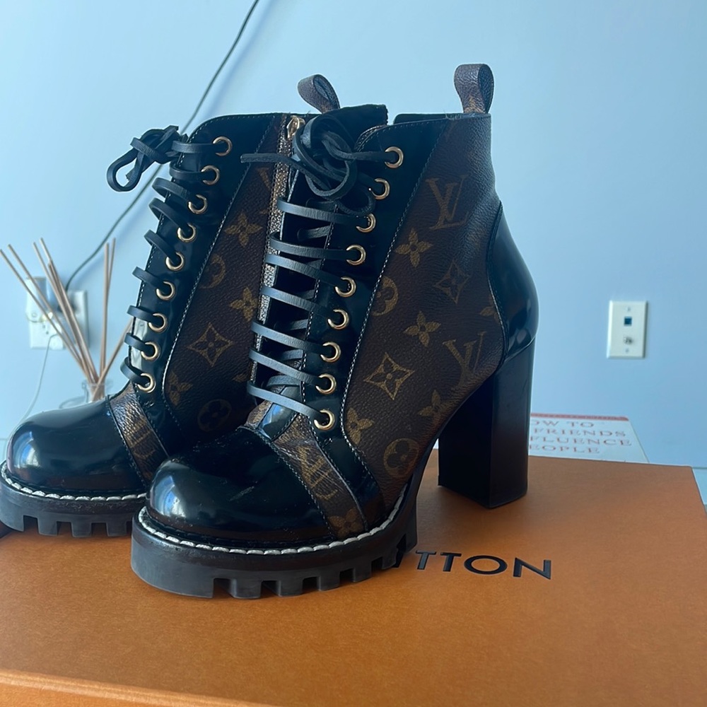 Stat trail ankle boot Louis Vuitton